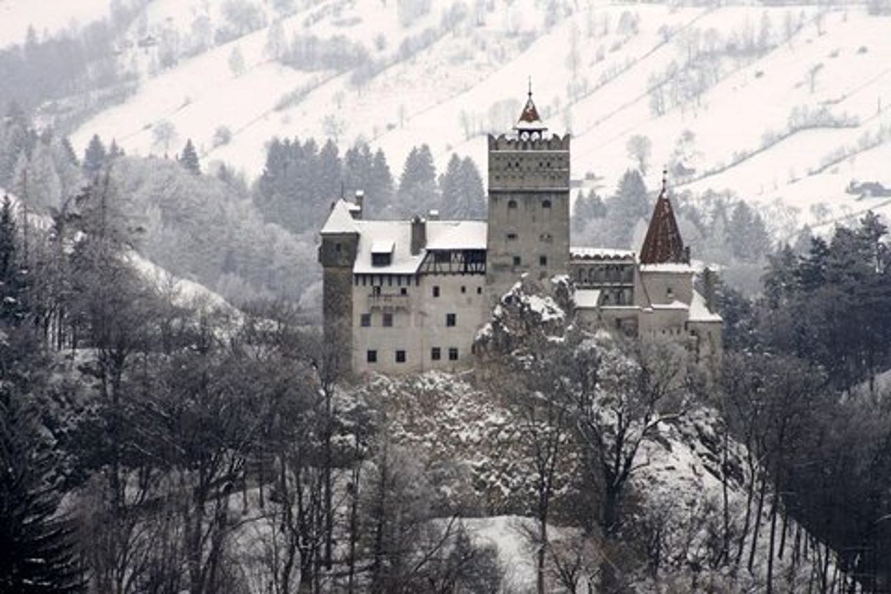 Un giorno il castello di Dracula, la fortezza di Rasnov, la chiesa fortificata di Prejmer da Brasov