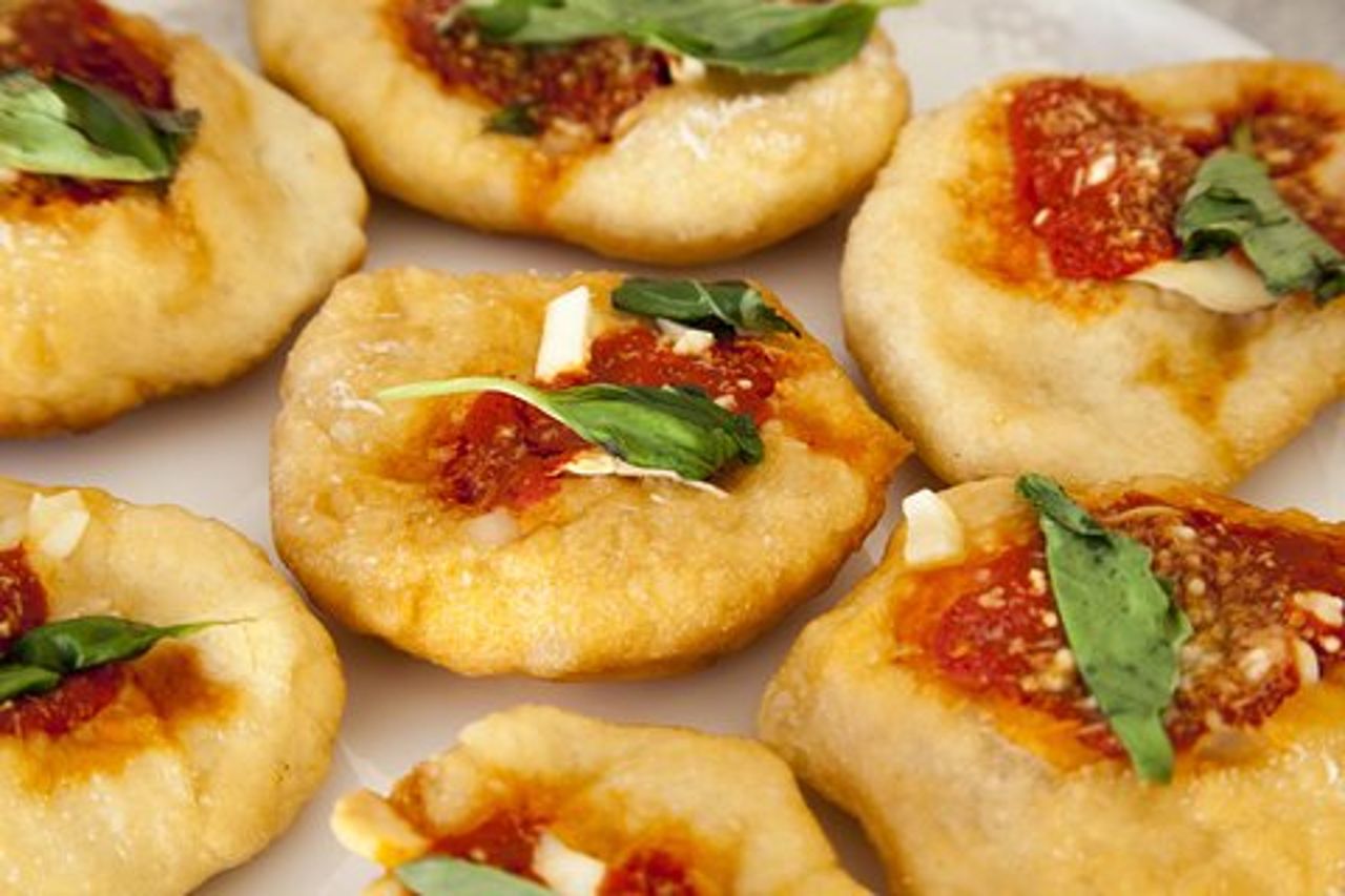 Esperienza culinaria a casa di un locale a Cassinasco con Show Cooking