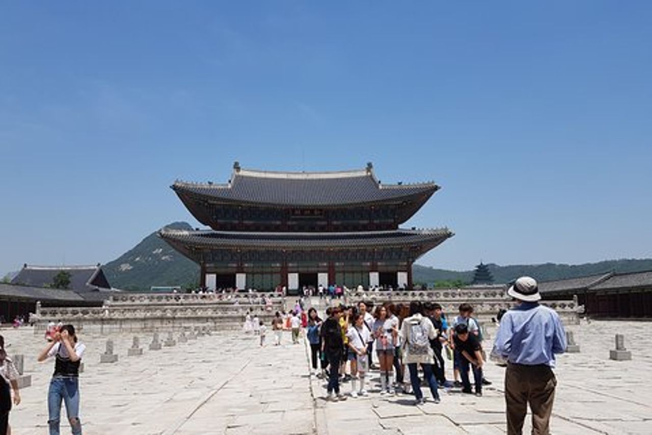Tour turistico di Seul con il palazzo Gyeongbokgung, la N Seoul Tower e il villaggio Namsangol Hanok