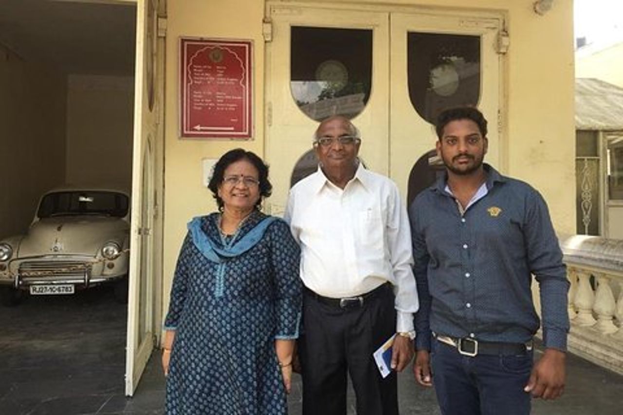 Tour turistico di un'intera giornata a Udaipur con auto privata e Guida privata
