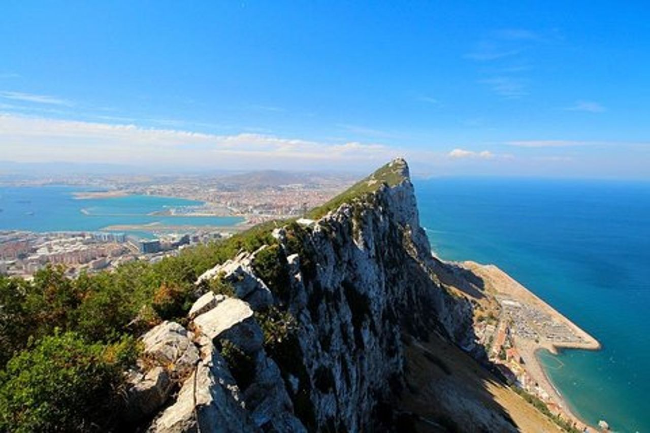 Tour privato di un'intera giornata a Gibilterra, Marbella e Puerto Banus dall'Hotel Malaga