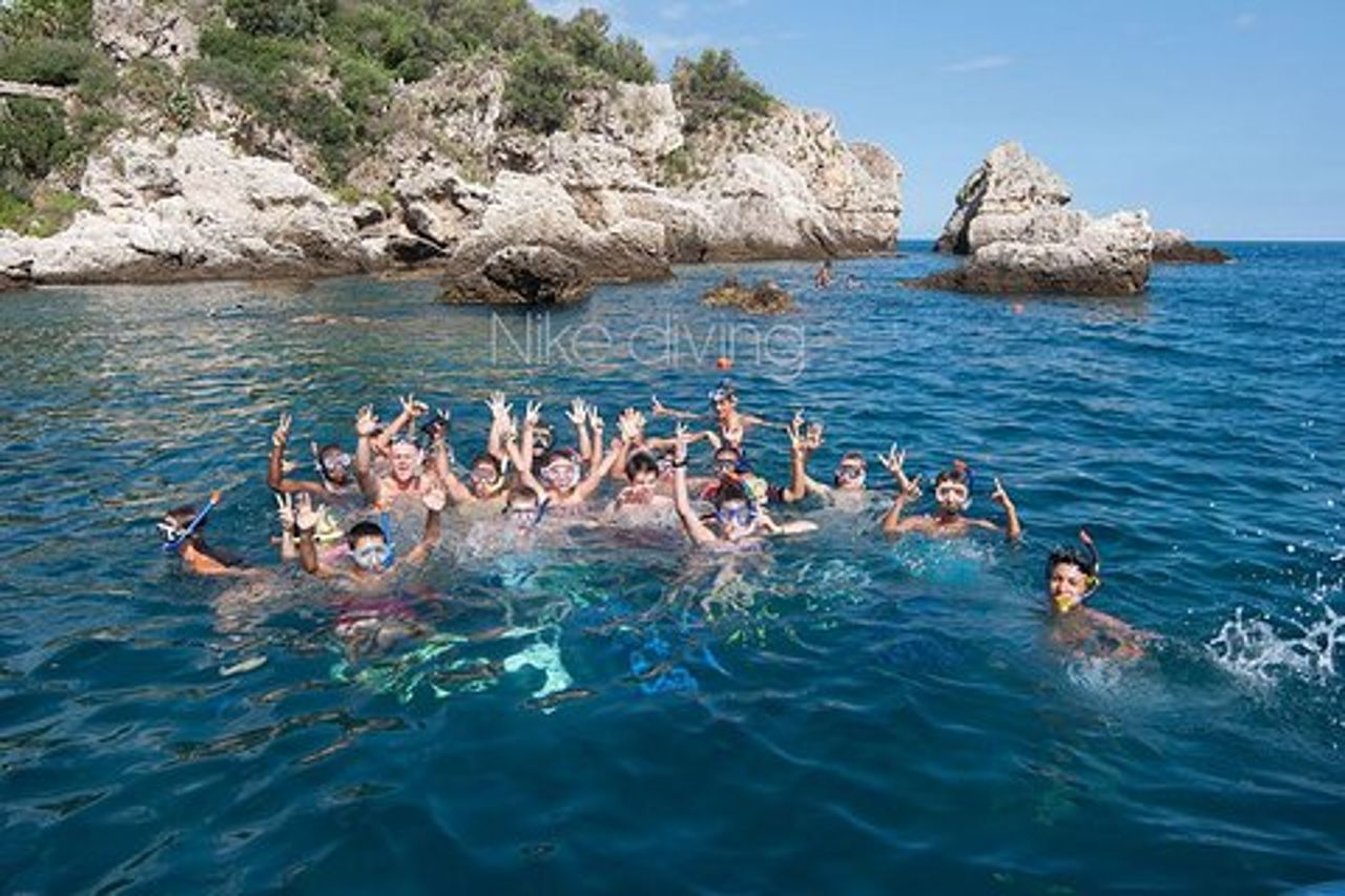 Tour di snorkeling nella Riserva Naturale Isola Bella