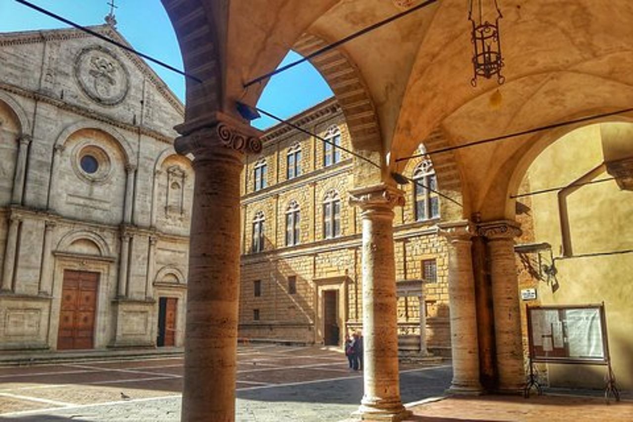 Grand Tour di Pienza, Montalcino, Montepulciano + degustazione di vini e formaggi