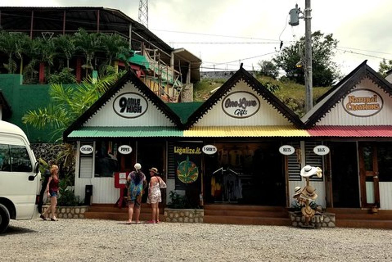 Mausoleo di Bob Marley (Nove Miglia)