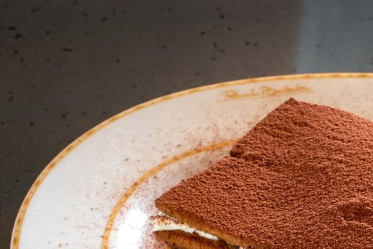 Esperienza culinaria a casa di un locale a Casaleggio Boiro con Show Cooking