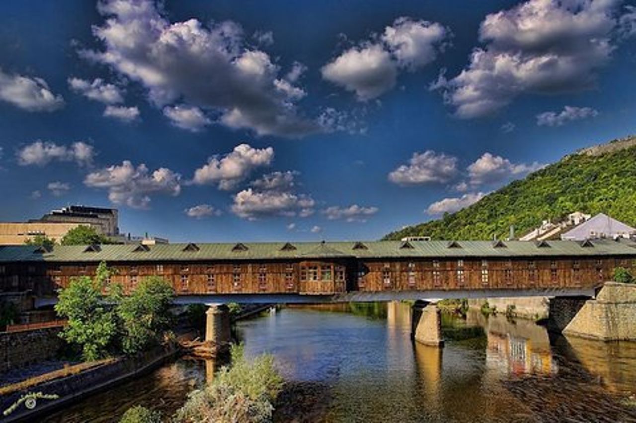 Tour a Lovech, grotta di Devetaki e cascate di Krushuna