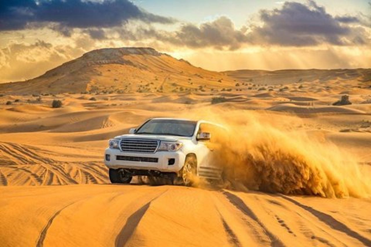 Doha : Safari nel deserto di mezza giornata | Camel Riding | ATV | Sand Surfing