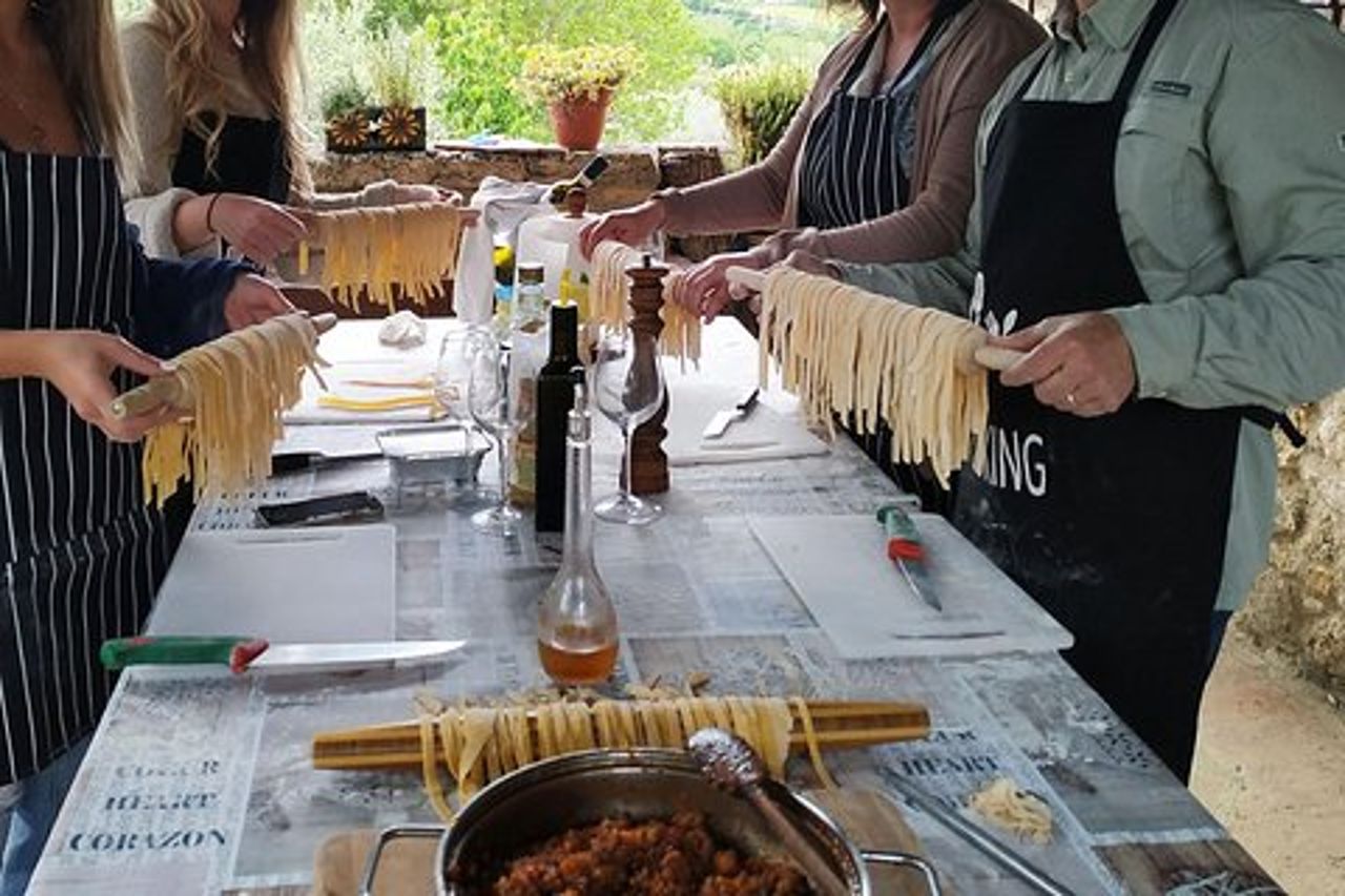 Corso privato di cucina toscana e degustazione di vini a Radda in Chianti