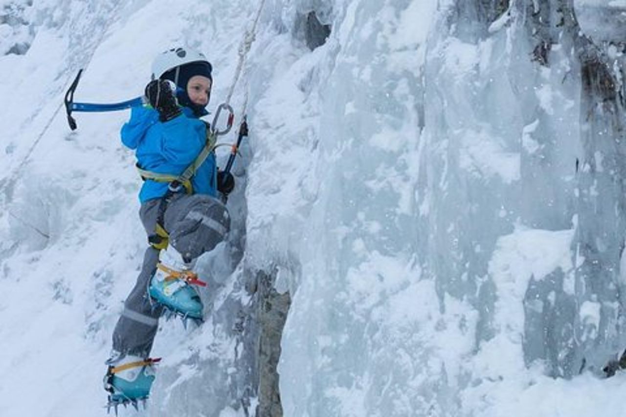 Kid's Ice Climbing Adventure a Pyhä-Luosto, Finlandia