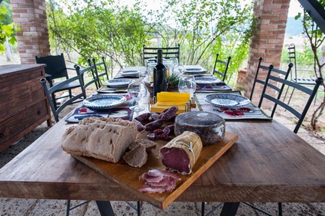 Esperienza culinaria a casa di un locale a Castellammare del Golfo con Show Cooking