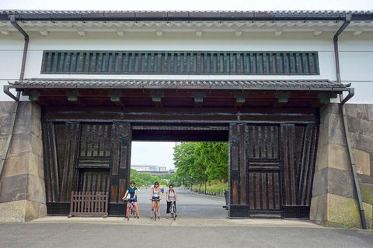 Tour guidato in bicicletta per piccoli gruppi a Tokyo