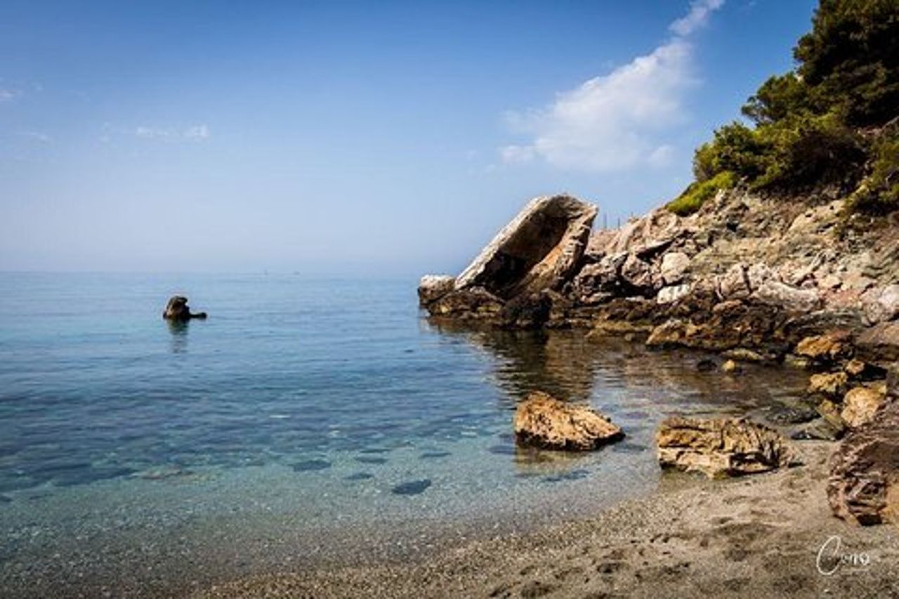 Escursionismo su spiagge naturali e snorkeling