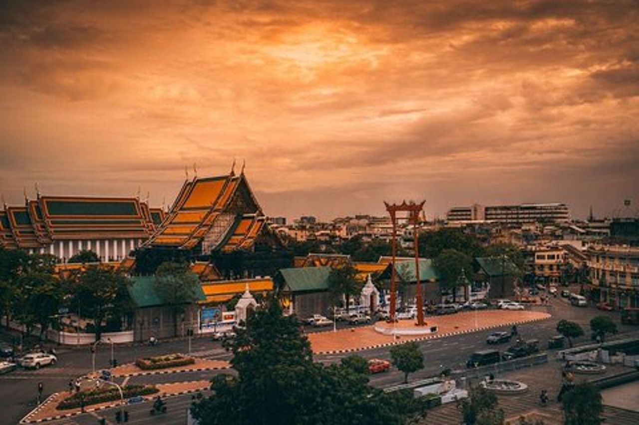 Tempio privato di Bangkok e shopping da Laem Chabang