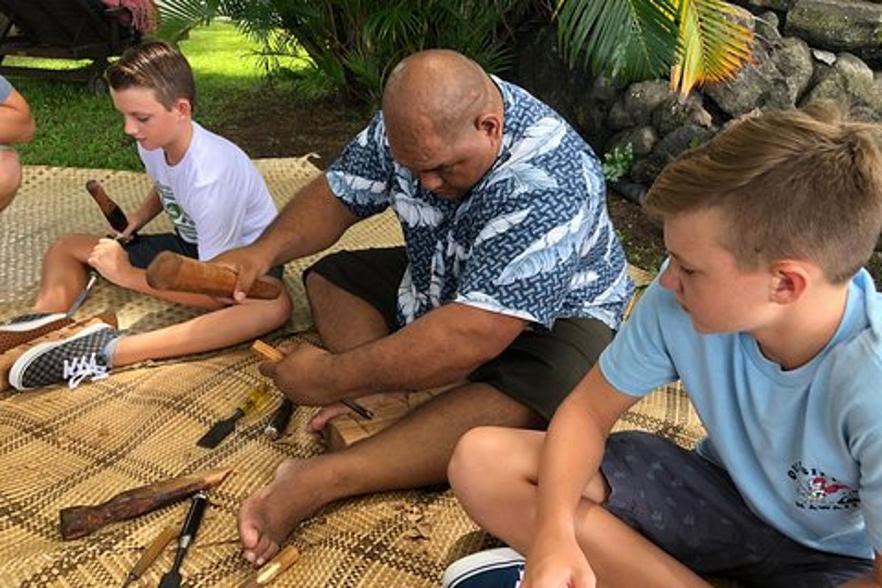 Esperienza di scultura culturale polinesiana a Kona