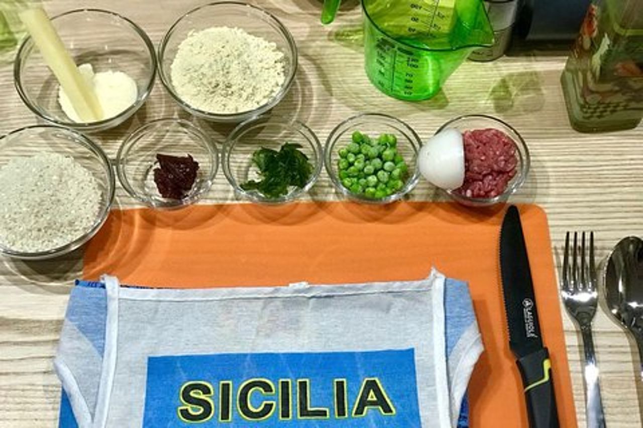 Lezione di cucina siciliana: pasta fatta in casa