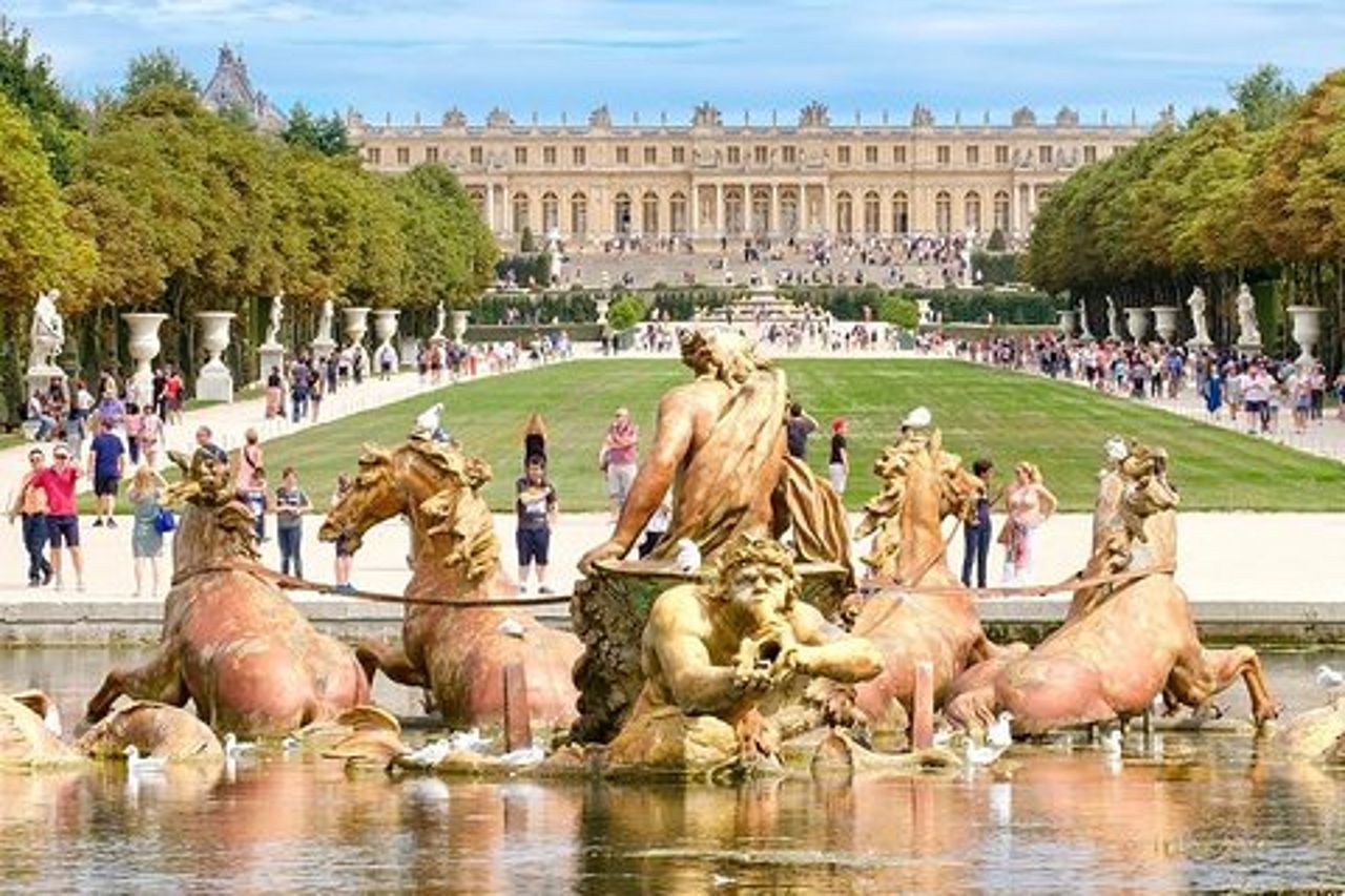 Reggia di Versailles e giardini. Tour privato VIP con guida + autista