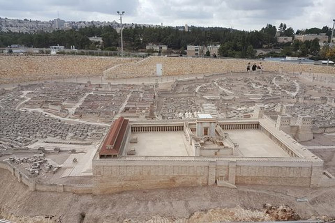 Il Museo di Israele deve vedere le alte luci