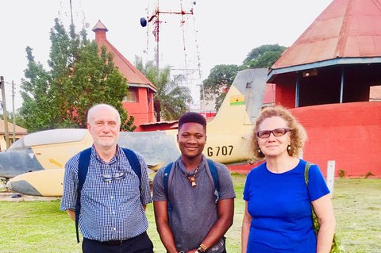 Visita la città di Kumasi come un locale