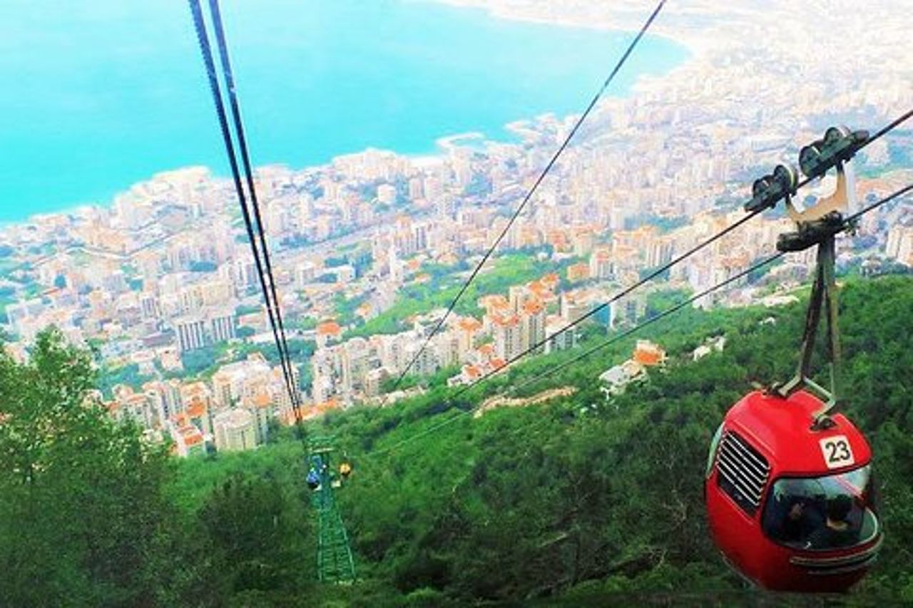 Tour per piccoli gruppi: Grotta di Jeita, Harissa, Byblos con ritiro dall'hotel
