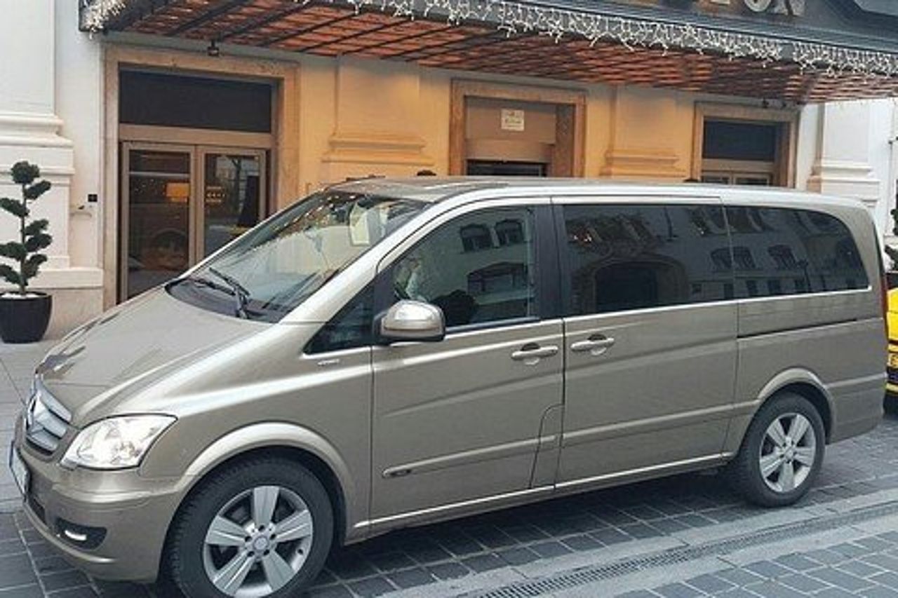 Transfer privato dal porto di Budapest a Budapest Hotel