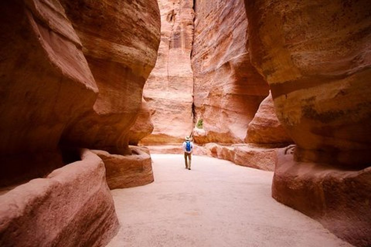 2 giorni 1 notte Wadi Rum (pernottamento) ed escursione a terra a Petra