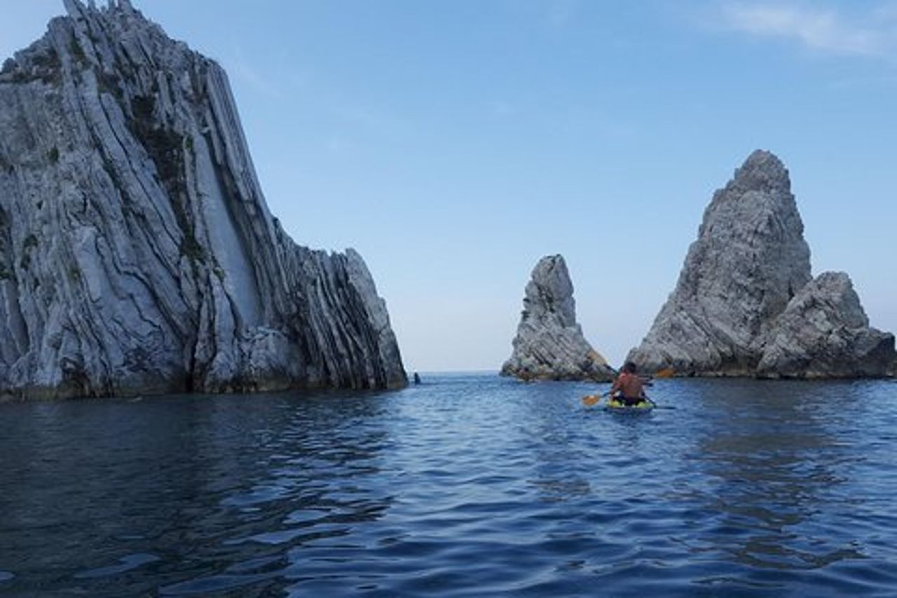 SuperAlba al Conero: in canoa alle Due Sorelle - Tour Privato