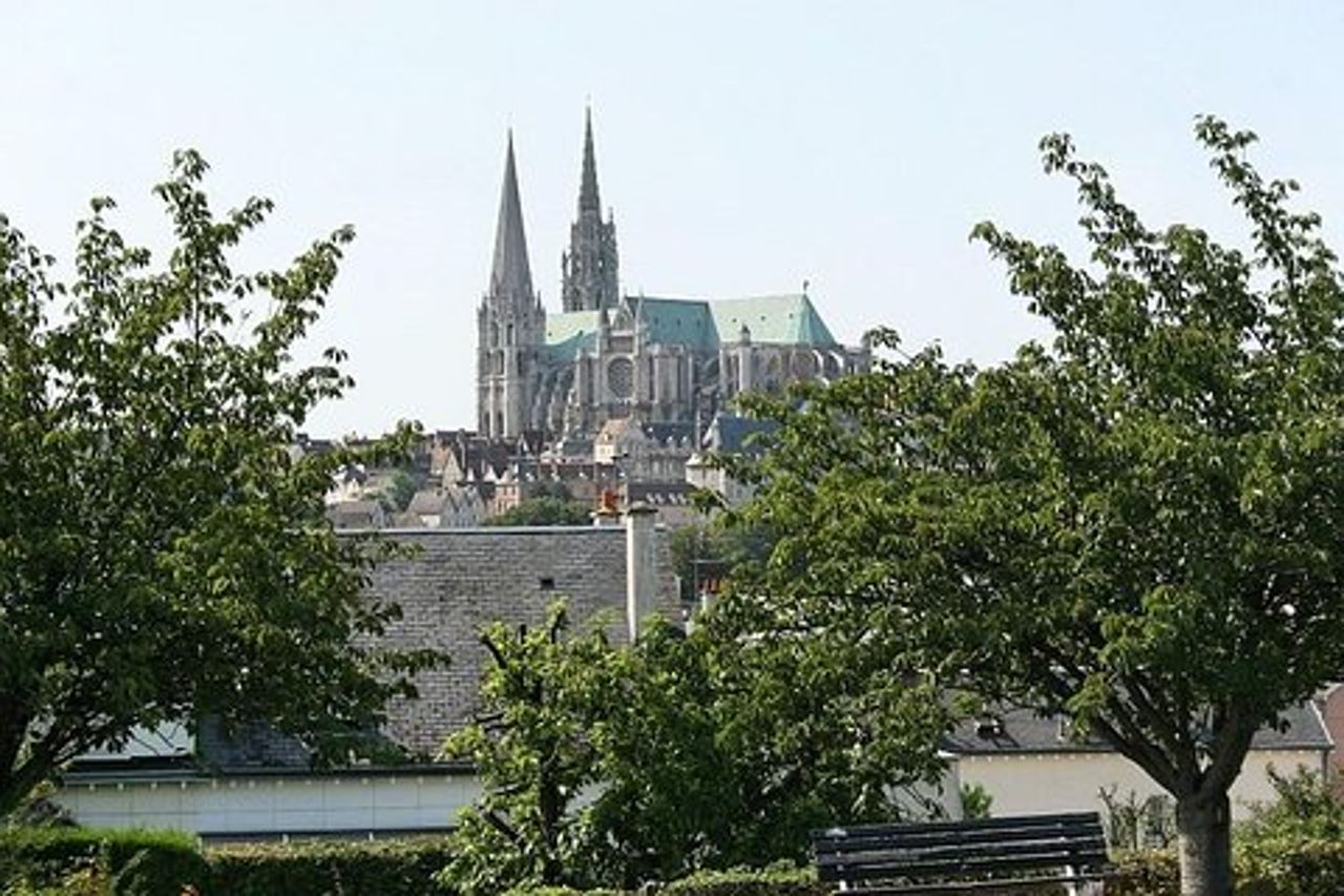 Tour privato di un'intera giornata a Chartres e Versailles