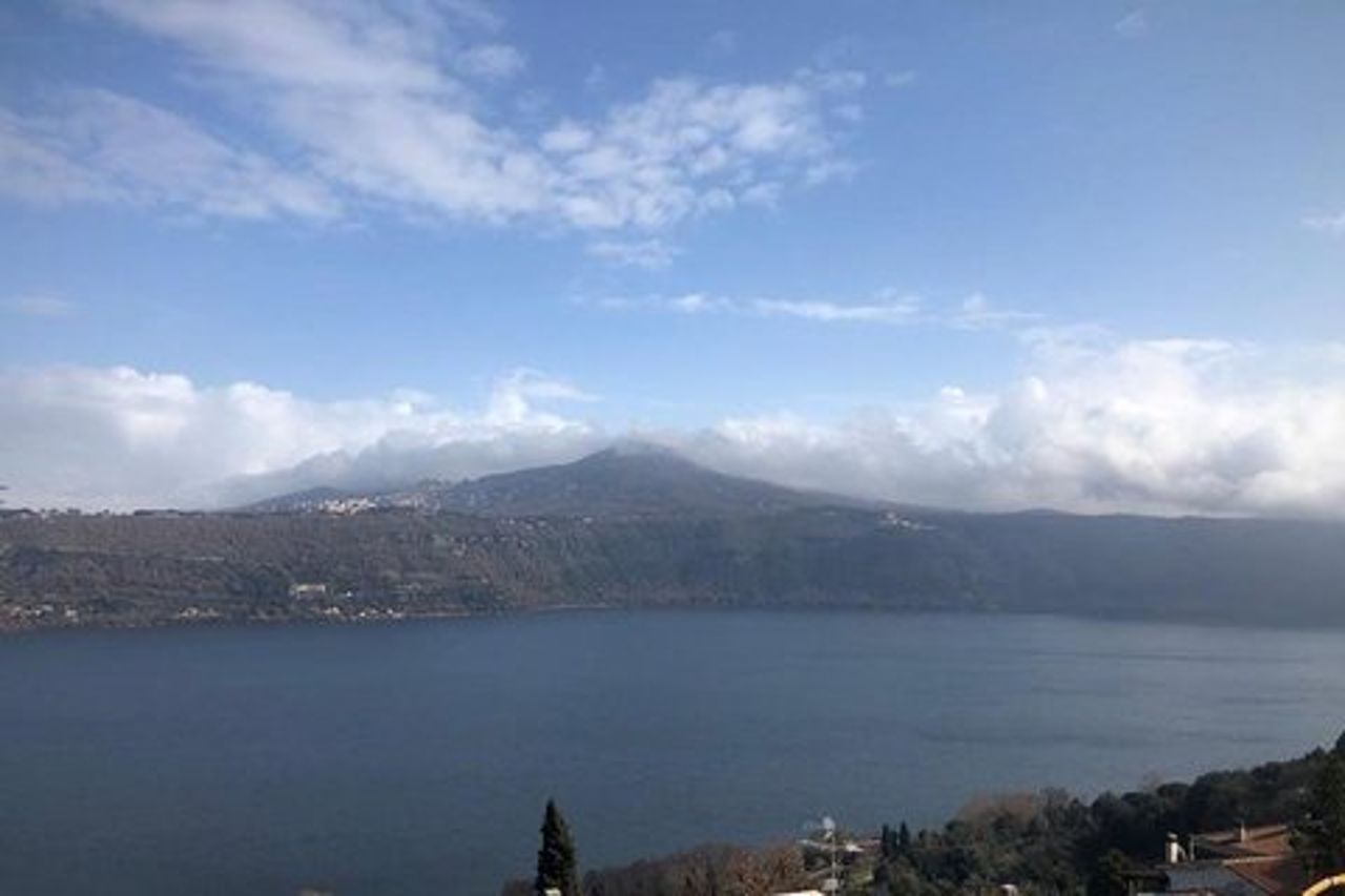 Campagna romana e laghi Shorex dal porto di Civitavecchia