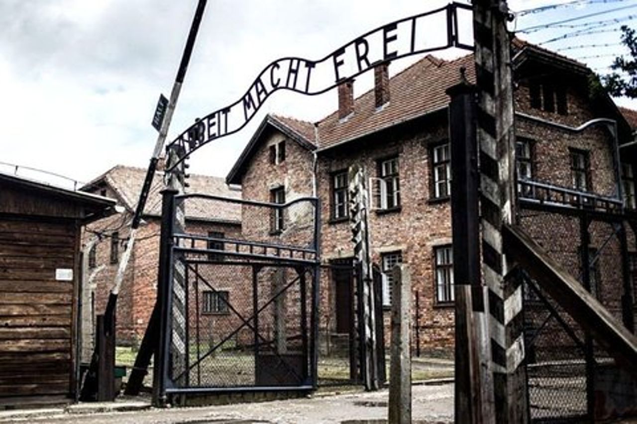Visita guidata di Auschwitz-Birkenau da Cracovia - auto privata