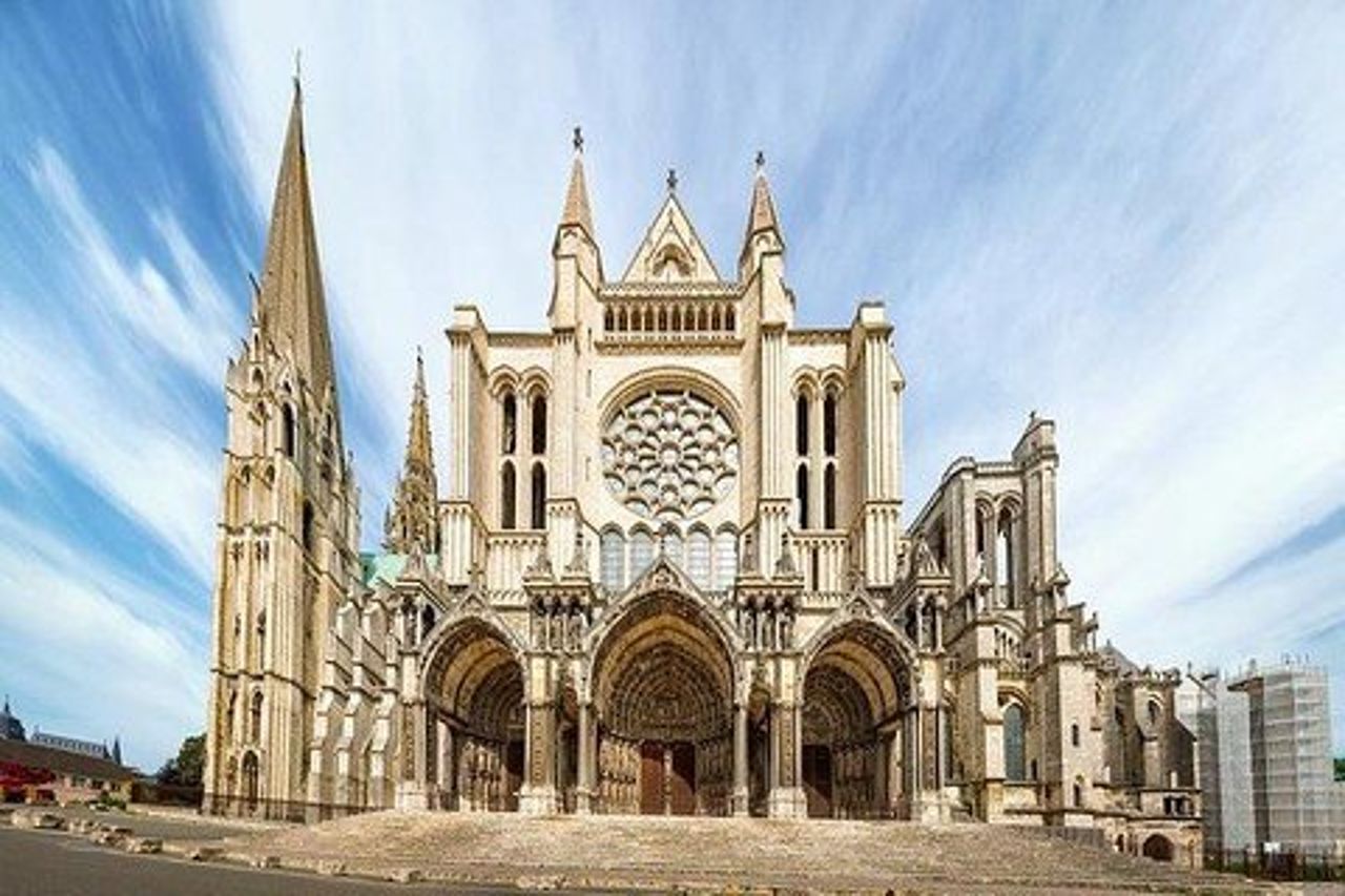 Tour privato di un giorno a Versailles e Chartres da Parigi
