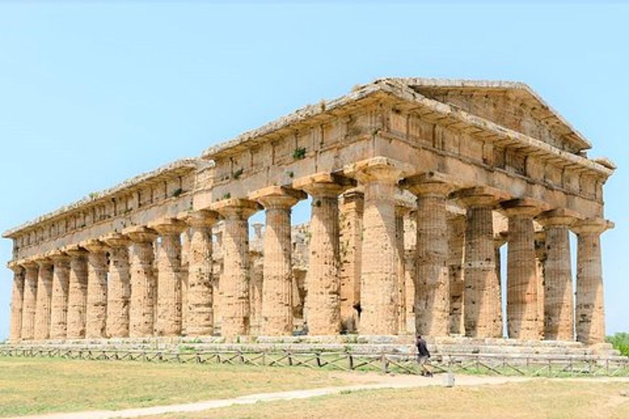 Parco archeologico e museo di Paestum Salta la coda con una guida nativa