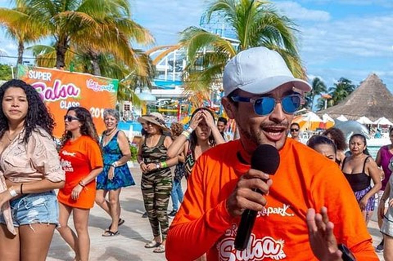 Lezione di salsa o bachata di Puerto Morelos Cose da fare a Puerto Morelos