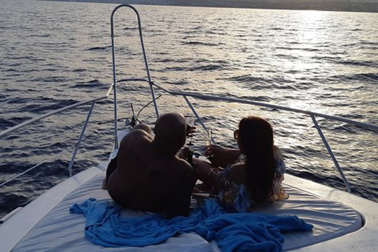 Tour in barca di 3 ore lungo la costa di Marbella