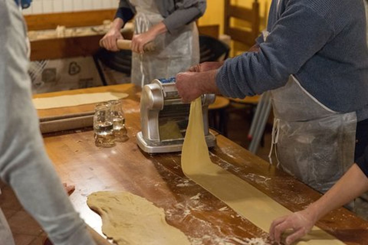 Lezione di cucina tipica regionale umbra con pranzo ad Assisi