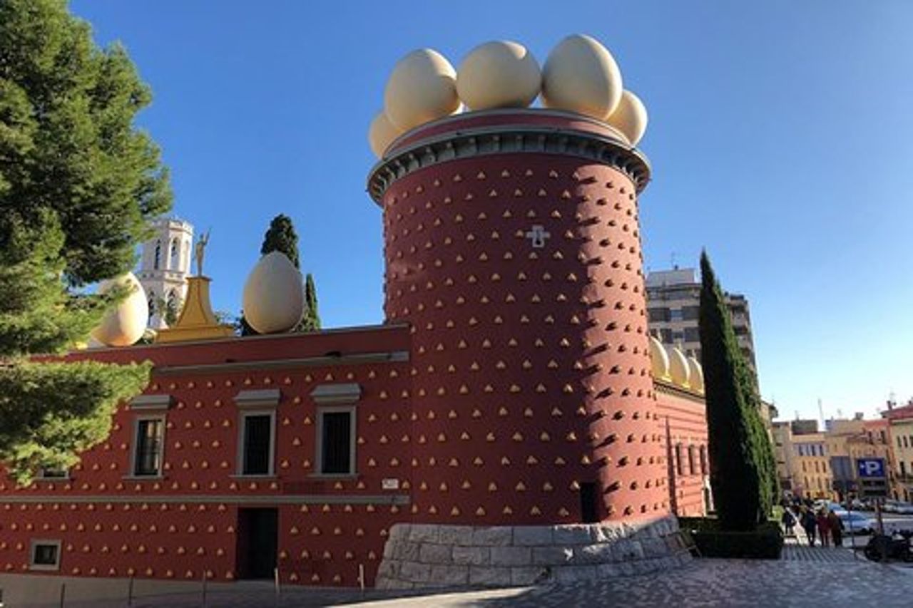Tour privato al Museo Dalí + Costa Brava (Tossa de Mar)