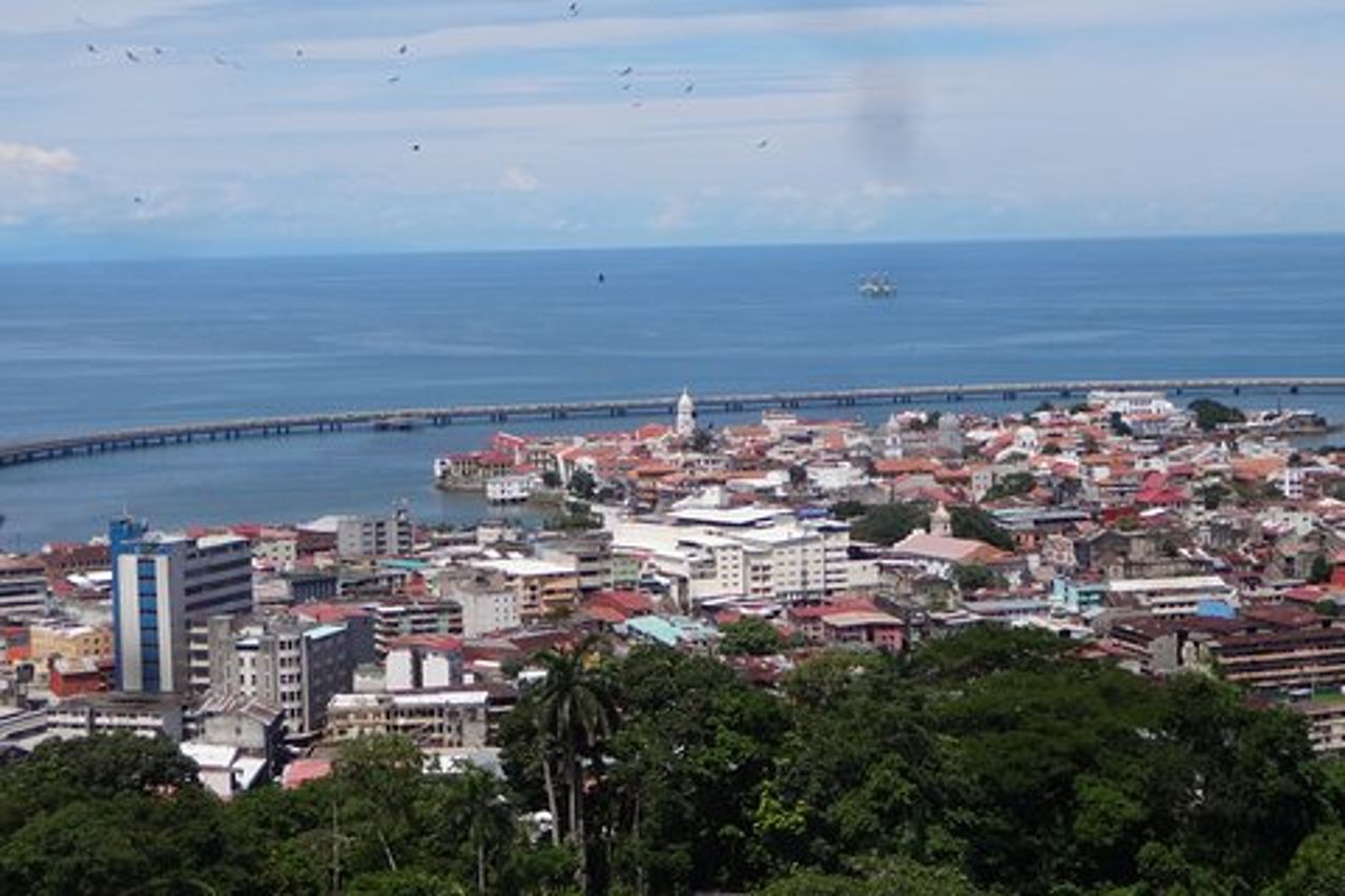 Ancon Hill / Mi-Pueblito Village