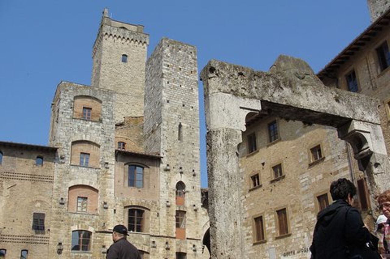 Visita di San Gimignano con guida esperta locale