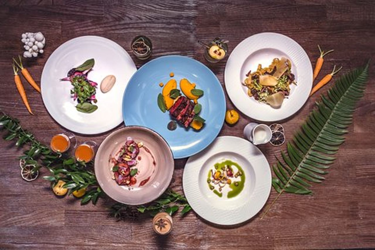 Menu degustazione di 11 portate con abbinamento cocktail a Danzica
