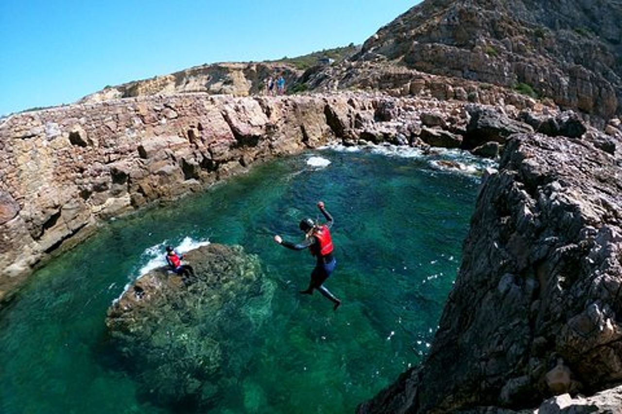 Avventura di Coasteering con snorkeling