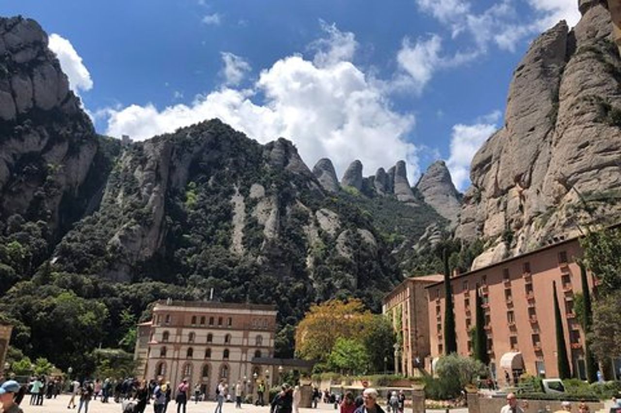 Tour privato di Montserrat da Barcellona con prelievo