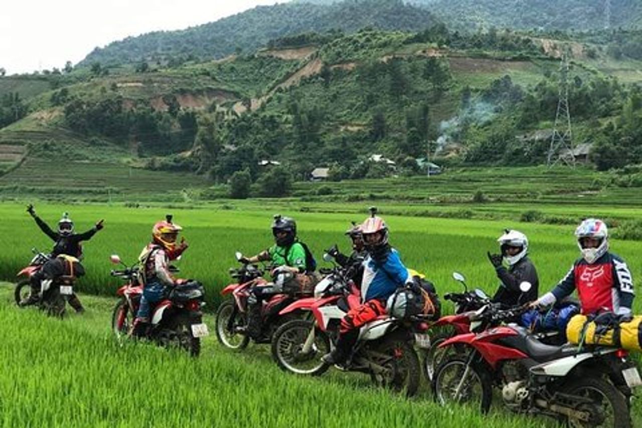 Ha Giang Dirt Bike - fuoristrada 4 giorni + camera privata - piccolo gruppo