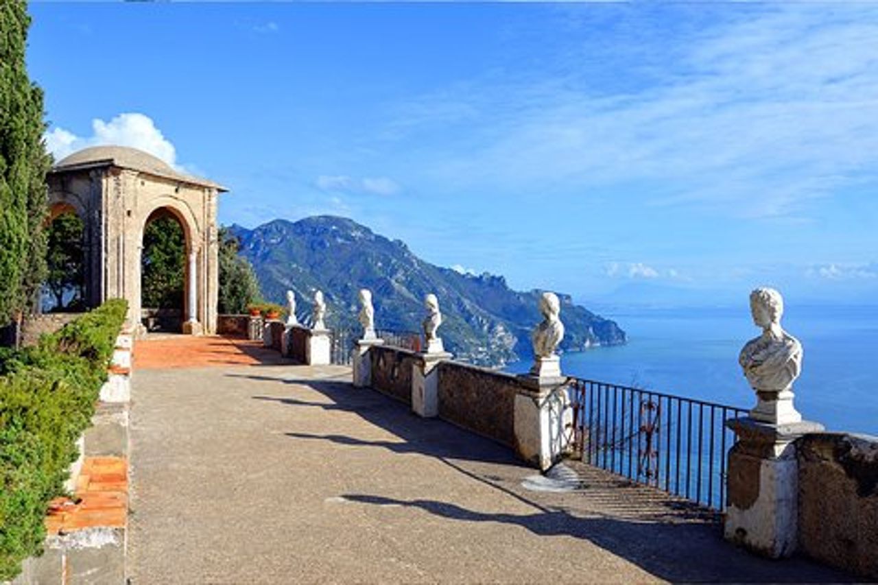 Tour Privato: Costiera Amalfitana da Sorrento con o senza guida