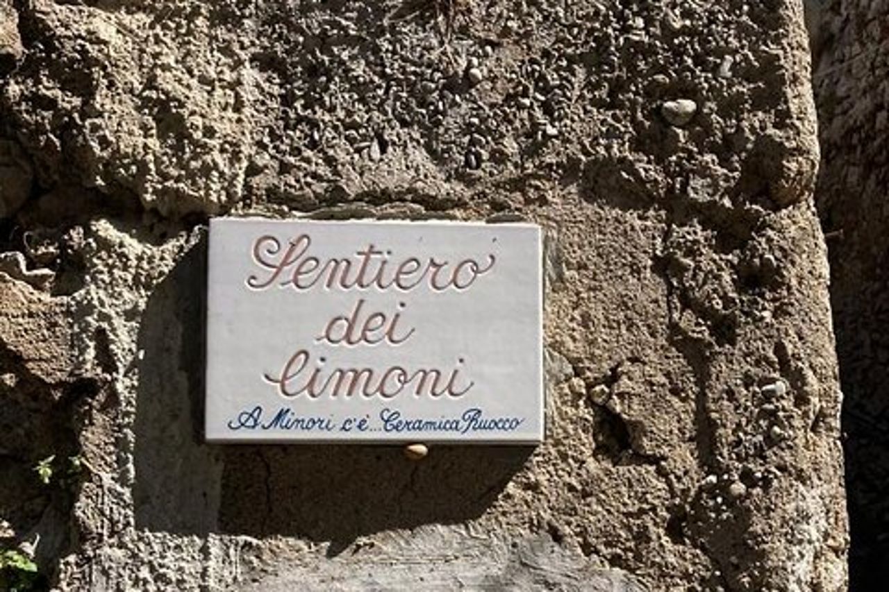 Tour a Piedi da Minori a Maiori lungo il Sentiero dei Limoni