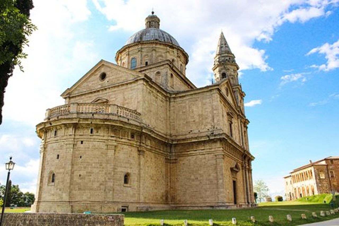 Tour privato a piedi di Montepulciano con degustazione di vino Nobile