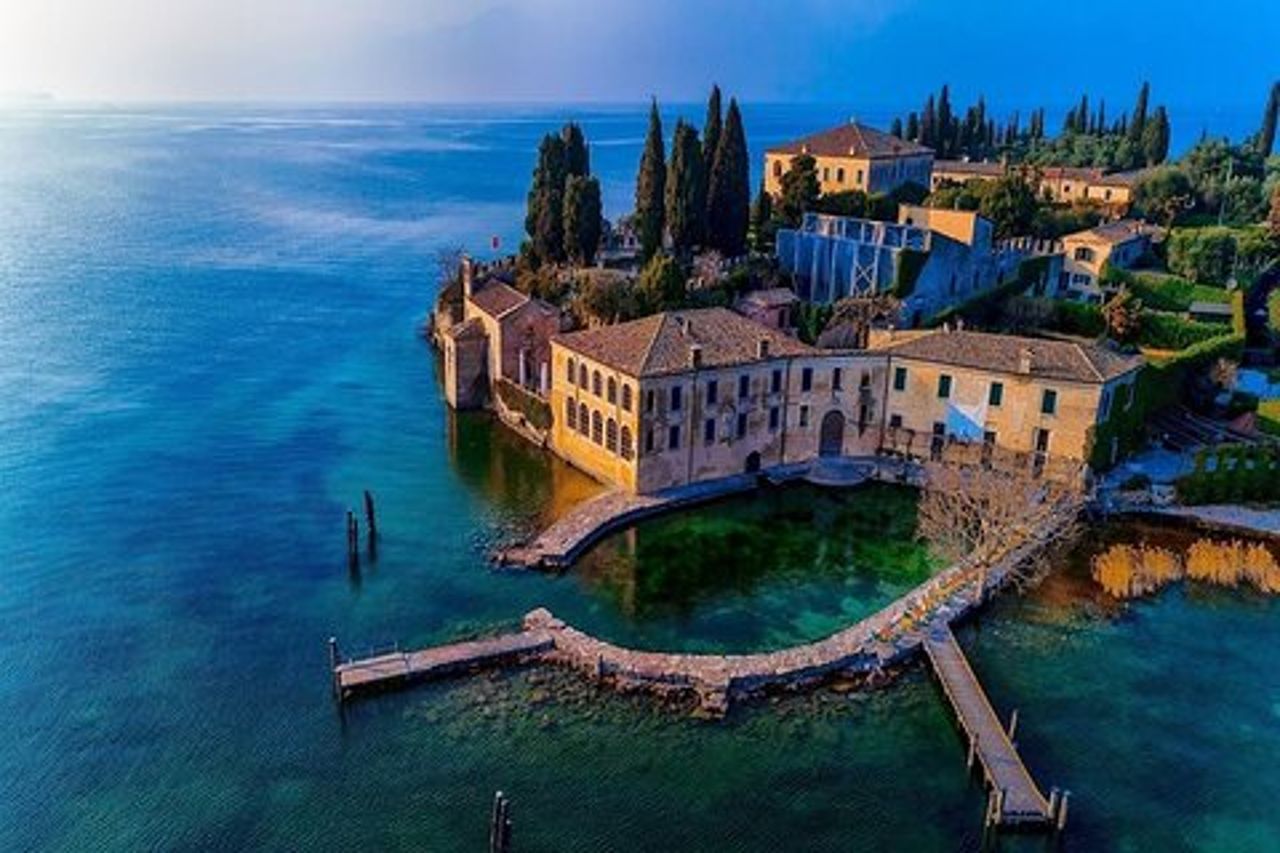 Tour Privato di Un Giorno in Barca al Lago di Garda