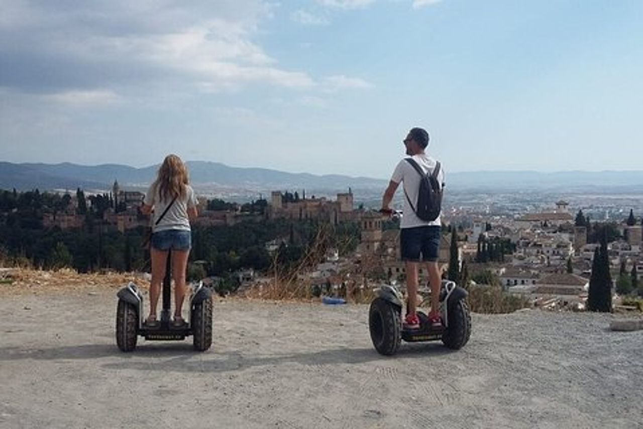 Granada: tour in segway dell'Albaicin e del Sacromonte