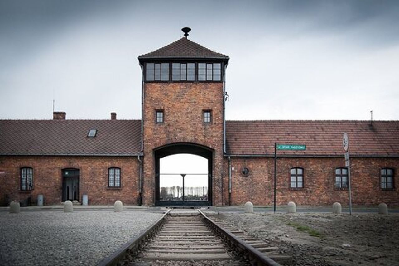 Tour guidato di Auschwitz-Birkenau con trasporto privato da Cracovia