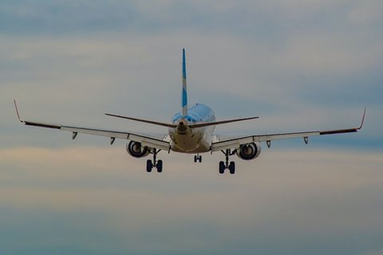 Trasferimento privato da Barcellona: porto di crociera per l'aeroporto di Barcellona