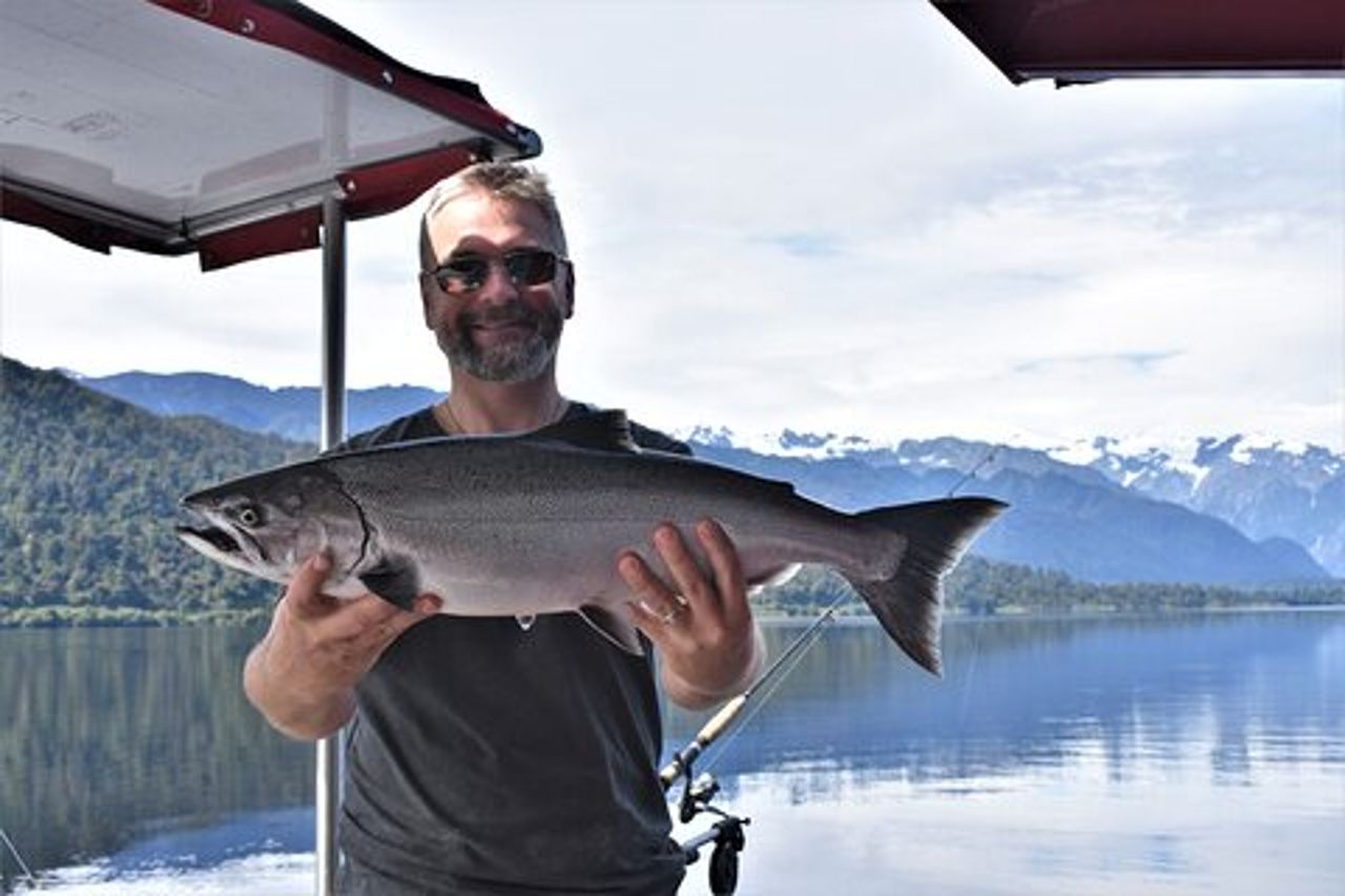 Esperienza di pesca in charter di 3 ore al ghiacciaio Franz Josef