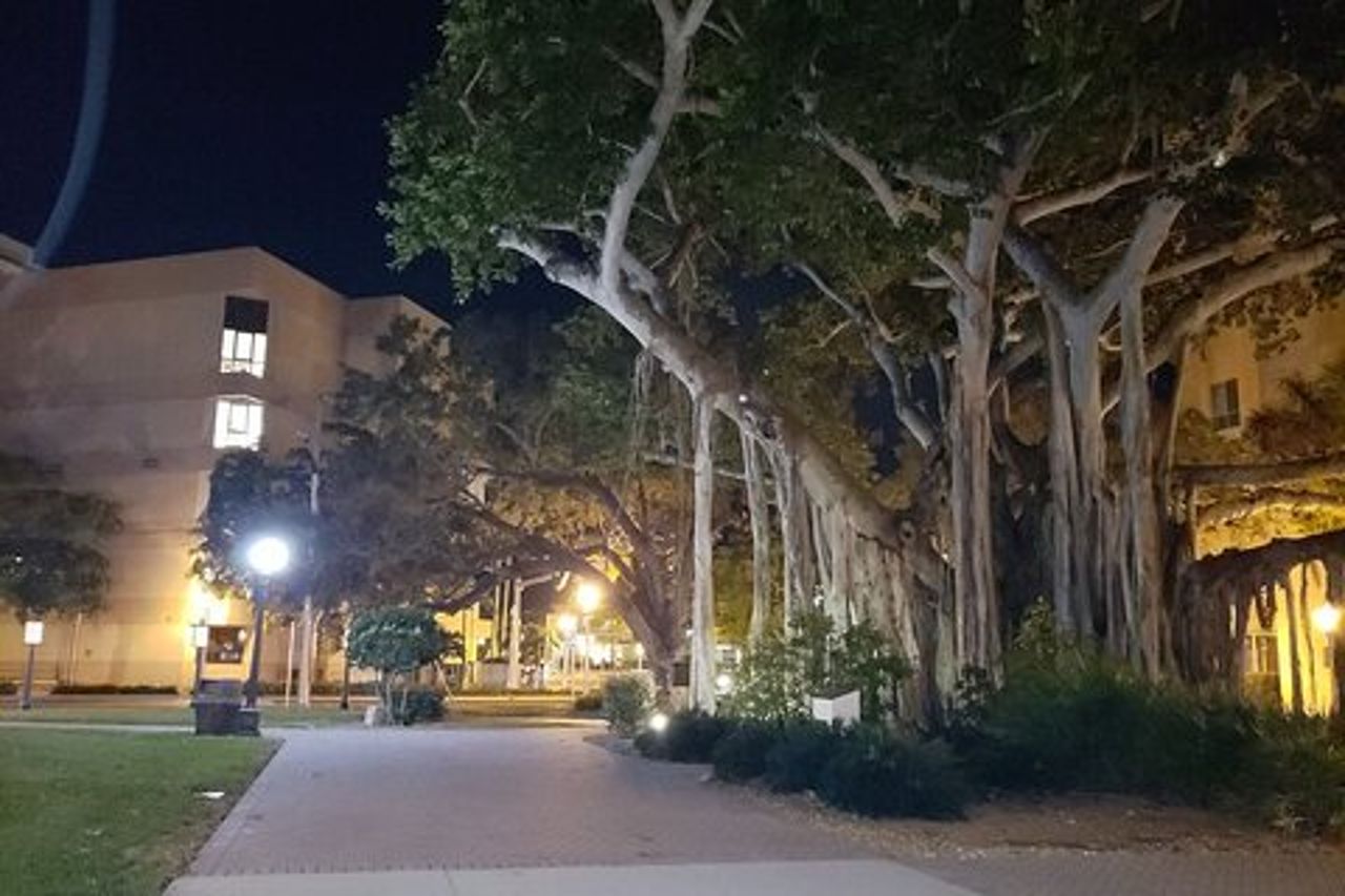 Tour a piedi nella storia infestata di Fort Myers
